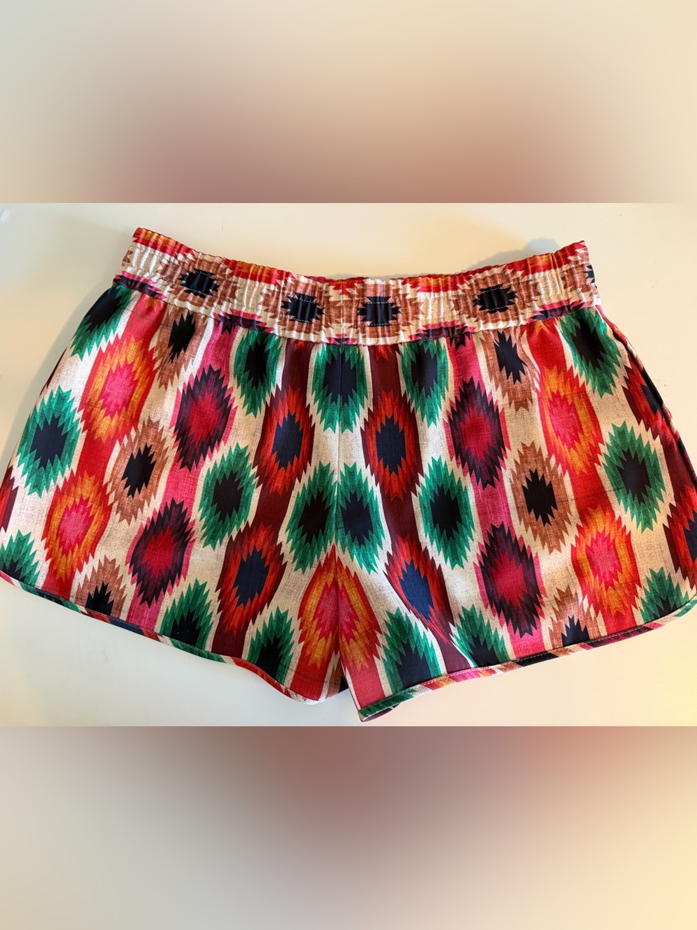 Alice + Olivia Colorful Ikat Print Pull-On Shorts Elastic Waist Boho Resort Med.